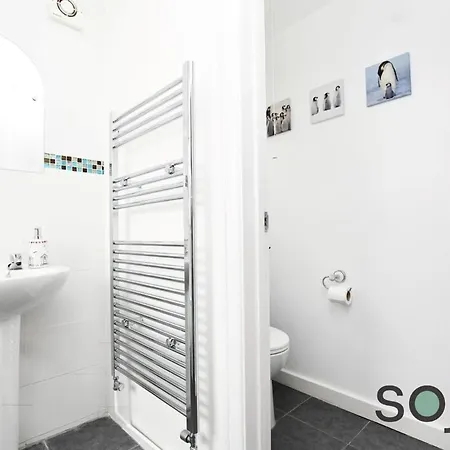 Charming And Spacious 3 Bedroom House Very Close To The Beach Lowestoft Exterior photo