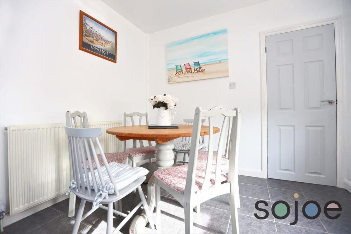 Charming And Spacious 3 Bedroom House Very Close To The * Lowestoft