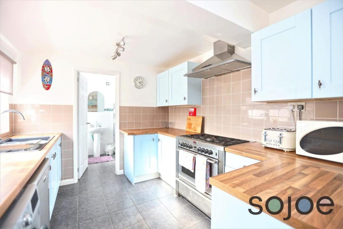 Charming And Spacious 3 Bedroom House Very Close To The