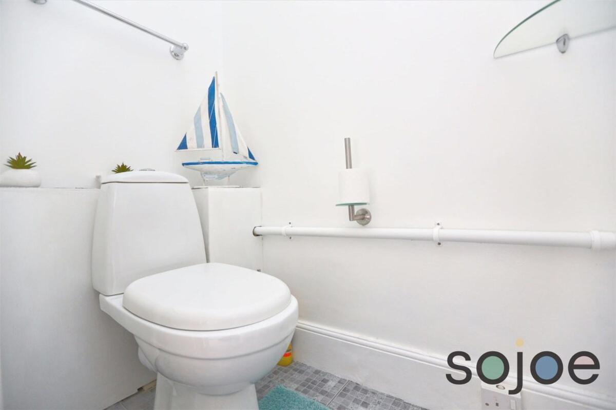 Charming And Spacious 3 Bedroom House Very Close To The * Lowestoft