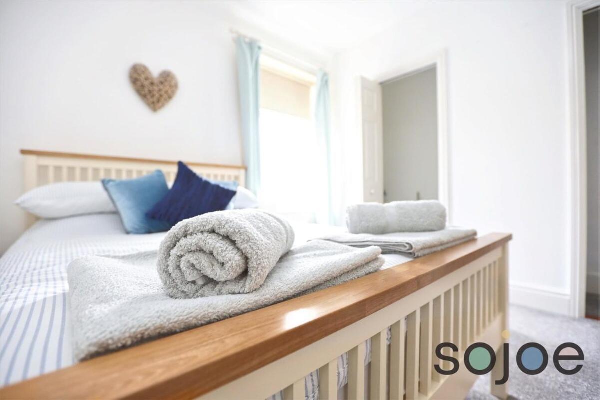 Charming And Spacious 3 Bedroom House Very Close To The